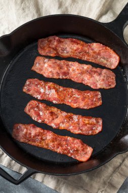 Tavada Ev Yapımı Sağlıklı Hindi Pastırması