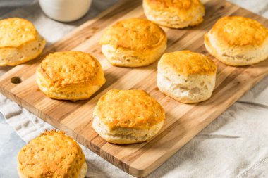 Ev yapımı Güneyli Tereyağlı Bisküvileri Yemeye Hazır