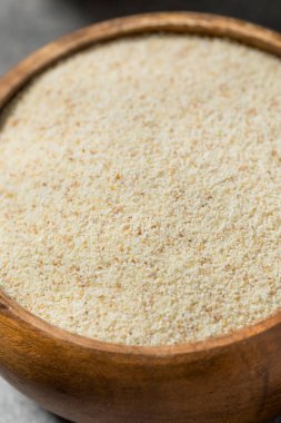 Kuru Organik Farina Buğdayı Yemek Pişirmek İçin Bir Kasede