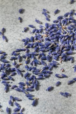 Çiğ Mor Organik Lavanta Bitkileri Yemek Pişirmek İçin Bir Kasede