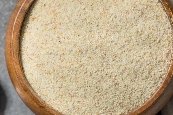 Kuru Organik Farina Buğdayı Yemek Pişirmek İçin Bir Kasede