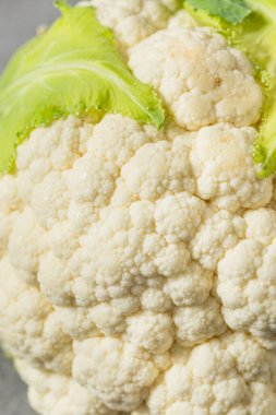 Beyaz Organik Çiğ Karnabahar Kafa Pişmeye Hazır