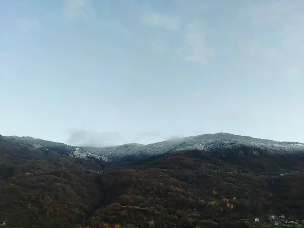 Dağların güzel manzarası