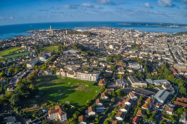 Saint Saviour, Jersey 'deki St. Helier banliyösünün hava görüntüsü.