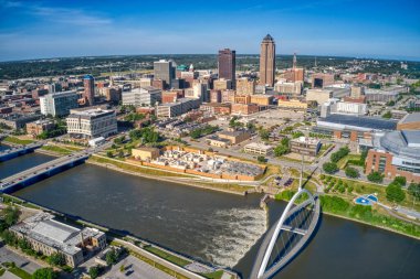 Des Moine, Iowa 'nın doğuya bakan Skyline' ının hava görüntüsü