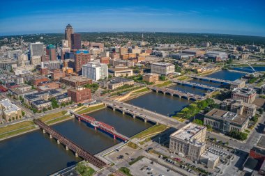 Des Moine, Iowa 'nın doğuya bakan Skyline' ının hava görüntüsü