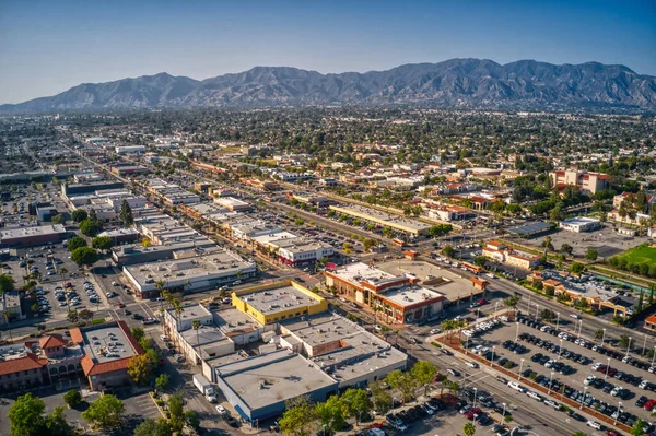 カリフォルニア州サンフェルナンドの空中ビューダウンタウンビジネスセンター — ストック写真