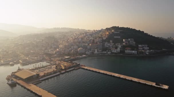 Puerto Ciudad Kusadasi Costa Occidental Turquía Amanecer Disparo Aéreo Amplio — Vídeos de Stock