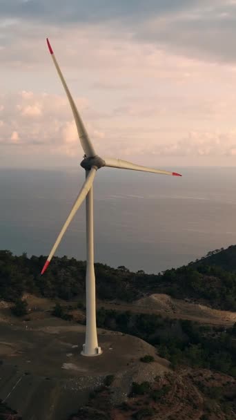 Farma Turbin Wiatrowych Strzał Powietrza Zrównoważona Produkcja Energii Czysta Energia — Wideo stockowe