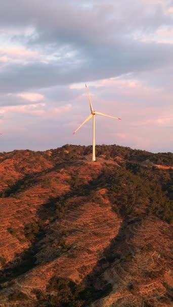 Windturbines Boerderij Luchtfoto Wijd Schot Duurzame Energieproductie Schone Energie — Stockvideo