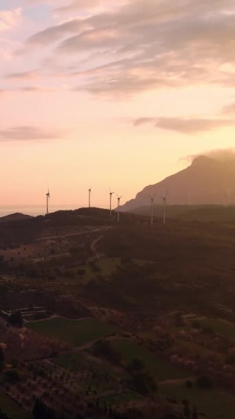 Windmolens Van Windenergie Bij Zonsopgang Zicht Vanuit Lucht — Stockvideo