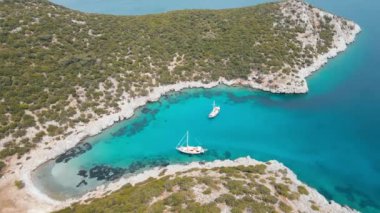 Deniz yatı, Türkiye 'de güzel körfez, Bodrum. Ege kıyıları. hava görünümü