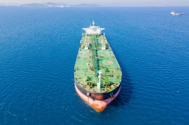 Saf Petrol İhracat ve İthalat Taşımacılığı, Anchored Tanker gemisinin deniz limanı yakınlarındaki hava görüntüsü