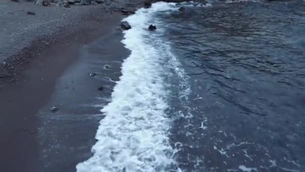 Leť Podél Pláže Nad Vodou Egejského Moře Oblačném Dni Vzdušný — Stock video