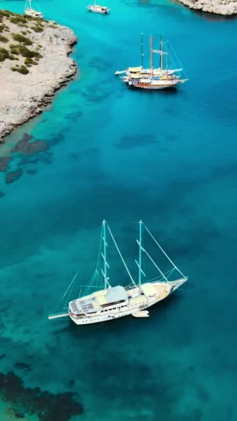 Akvaryum Koyu Bodrum Luxury Yachts Sailboats Clear Crystal Water Lagoon — Stock Video