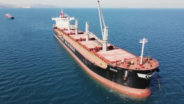 Kikötőbe Érkező Tengeren Horgonyzó Ömlesztettáru Szállító Hajó Légi Kilátása Izmir — Stock videók