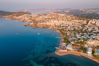 Türkiye 'nin Bodrum ilçe beldesinde havadan göl manzarası