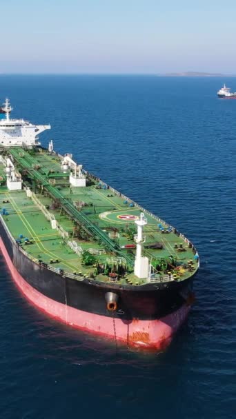 Fixação Petroleiro Bruto Perto Porto Marítimo Espera Carregamento Porto Marítimo — Vídeo de Stock
