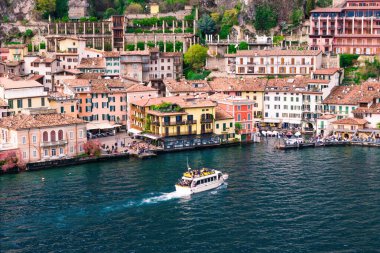 Limon Konsolosu Garda 'dan Garda Gölü' ne giden yolcu gemisi. İtalyan gölünde turist ve tatil ulaşımı