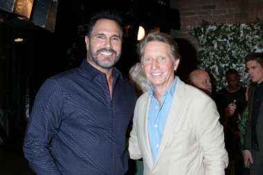 Don Diamont, Brad Bell, Shelia Carter 'ın 30 Yıllık Kutlamasında 31. Aşama' da, Cesur ve Güzel Set 'te 25 Ekim 2022' de Los Angeles, CA