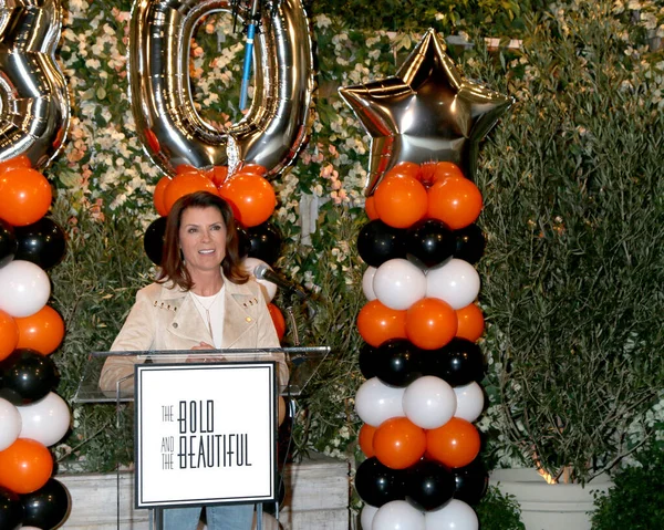 LOS ANGELES - 25 Ekim 2022 'de Los Angeles, CA' da düzenlenen 30 yıllık Shelia Carter Kutlaması 'nda Kimberlin Brown