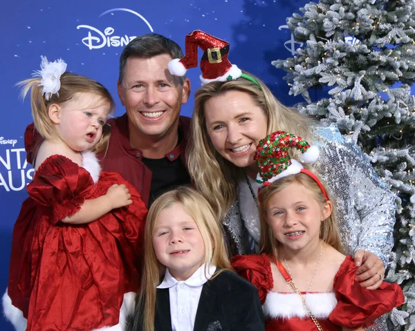 Los Angeles Nov Beverly Mitchell Família Santa Clauses Premiere Screening — Fotografia de Stock