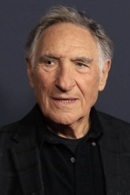 LOS ANGELES - 6 Kasım 2022 'de Los Angeles, CA' da TCL Çin Tiyatrosu 'ndaki Fabelmanlar' da Judd Hirsch