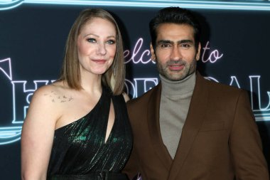 LOS ANGELES - 15 Kasım 2022 'de Batı Hollywood, CA' da Chippendales 'e Hoş Geldiniz Galasında Emily V. Gordon, Kumail Nanjiani