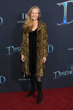 LOS ANGELES - 16 Kasım 2022 'de Los Angeles, CA' da bulunan El Capitan Tiyatrosu 'ndaki Büyülü Gala' da Emma Hickox