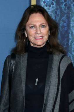 LOS ANGELES - 17 Kasım 2022 'de Beverly Hills, CA' de Samuel Goldwyn Tiyatrosu 'nda Konuşan Kadınlar galasında Jacqueline Bisset