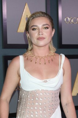 LOS ANGELES - 19 Kasım 2022 'de Century City, CA' da 13. Valilik Ödülleri 'nde Florence Pugh