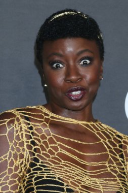 LOS ANGELES - 20 Kasım 2022 'de Los Angeles, CA' da The Walking Dead Finale 'de Danai Gurira