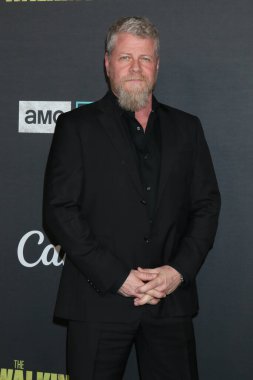 LOS ANGELES - 20 Kasım 2022 'de Los Angeles' taki The Walking Dead Finale 'de Michael Cudlitz