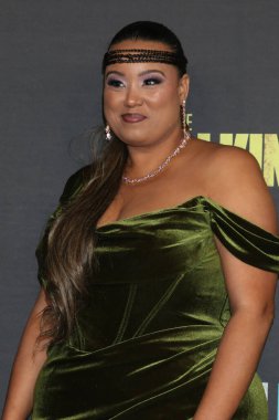 Nadine Marissa, 20 Kasım 2022 'de Los Angeles' taki Orpheum Tiyatrosu 'nda Yürüyen Ölü Finali' nde.