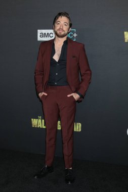 LOS ANGELES - 20 Kasım 2022 'de Los Angeles, CA' da The Walking Dead Final 'de Teo Rapp-Olsson
