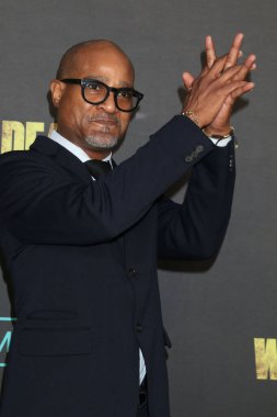 LOS ANGELES - 20 Kasım 2022 'de Los Angeles' taki The Walking Dead Finale 'de Seth Gilliam