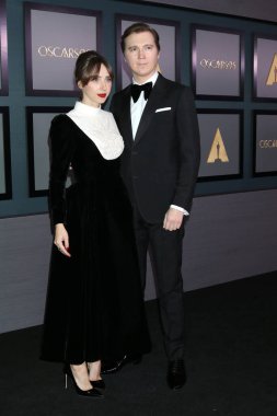 Zoe Kazan, Paul Dano, 19 Kasım 2022 'de Fairmont Century Plaza Oteli' nde 13.