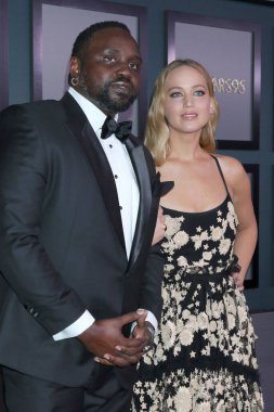 Brian Tyree Henry, Jennifer Lawrence 19 Kasım 2022 'de Fairmont Century Plaza Oteli' nde 13.