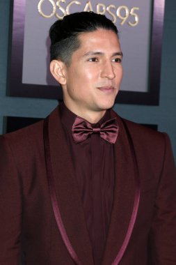 LOS ANGELES - 19 Kasım 2022 'de, Danny Ramirez Fairmont Century Plaza Oteli 13.