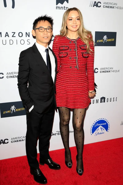 Los Angeles 11月17 ジェームズ カリフォルニア州ビバリーヒルズで11月にビバリーヒルトンホテルで第36回アメリカ映画賞でイングリッドBisu — ストック写真