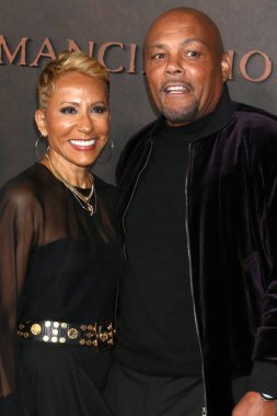 LOS ANGELES - 30 Kasım 2022 'de, Adrienne Banfield-Norris, Rodney Norris, Village Theater' daki Özgürlük Heyeti 'nde 30 Kasım 2022' de,