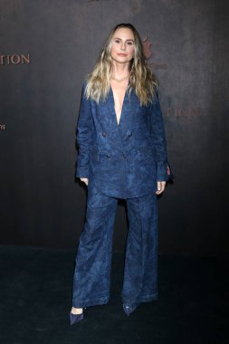 LOS ANGELES - 30 Kasım 2022 'de Westwood, CA' daki Village Theater 'da Keltie Knight' ın Özgürlük Heykeli 'nde