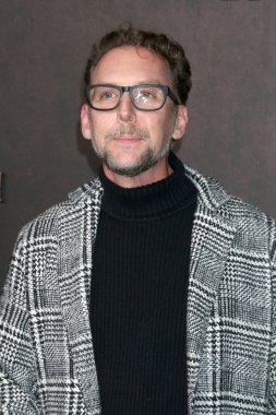 LOS ANGELES - 30 Kasım 2022 'de Westwood, CA' daki Village Theater 'daki Özgürlük Heyeti' nde Jayson Warner Smith