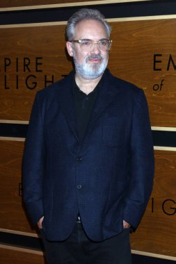 Sam Mendes 1 Aralık 2022 'de Beverly Hills, CA' de Samuel Goldwyn Tiyatrosu 'nda Los Angeles İmparatorluğu' nda prömiyer aldı.