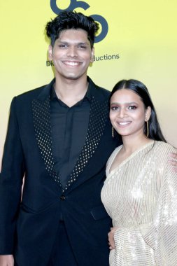 LOS ANGELES - 4 Aralık 2022 'de Beverly Hilton Hotel' de verilen 2022 Streamy Ödülleri 'nde Mithilesh Patankar, Umila Lawekar, Mythpat