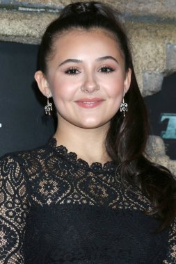 LOS ANGELES - 5 Aralık 2022 tarihinde Los Angeles, CA 'da Eva Ariel Binder - Tarihin Kıyısında Disney + Orijinal Kırmızı Halı Etkinliği