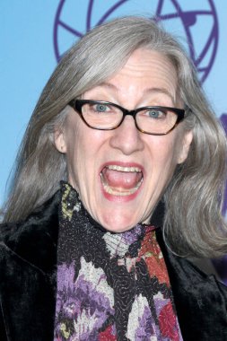 LOS ANGELES - 11 Aralık 2022 Childrens and Family Emmy Ödülleri 'nde Lisa Henson 11 Aralık 2022' de Ebell Tiyatrosu 'na geldi.