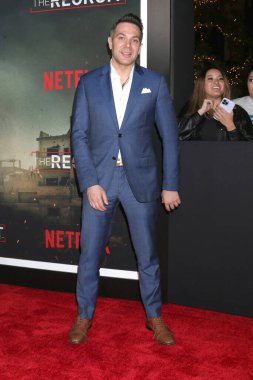 LOS ANGELES - 8 Aralık 2022 'de Los Angeles, CA' da The Grove 'daki The Acruit Netflix Seriews Premiere' de Mike Mandell