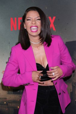 LOS ANGELES - 8 Aralık 2022 'de Los Angeles' ta, The Grove 'daki The Acruit Netflix Seriews Premiere' de Angel Parker.