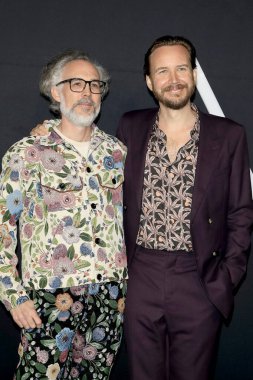 Greg Gilreath, Adam Hendricks, 7 Aralık 2022 'de TCL Çin Tiyatrosu' ndaki M3GAN Premiere 'de.